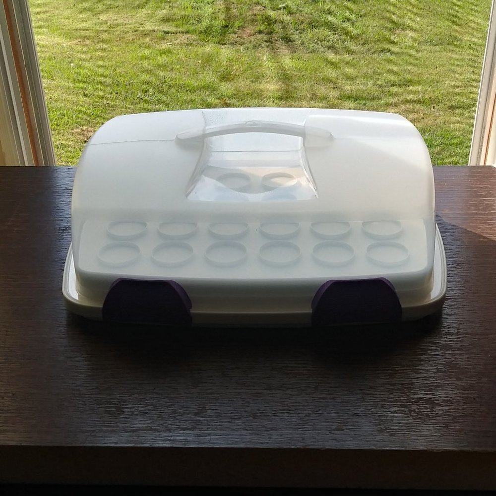 Wilton Travel Cupcake Holder